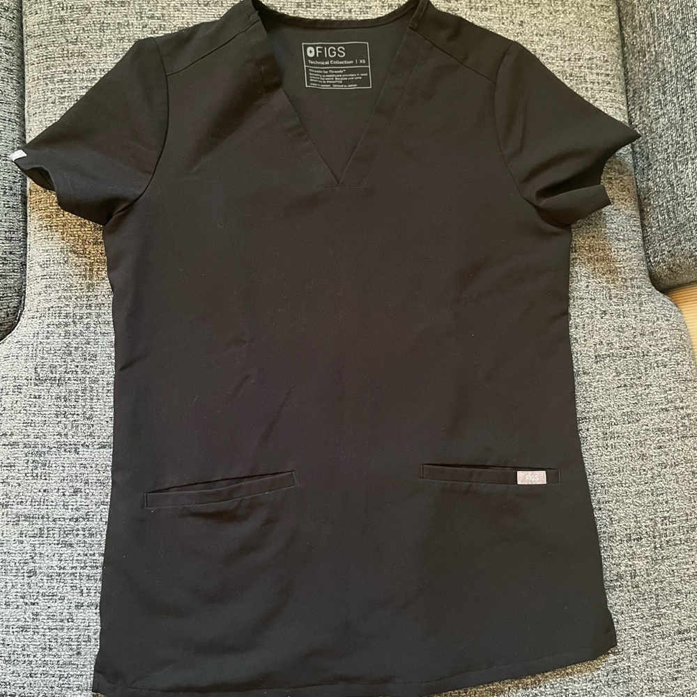 💕 Figs - Size XS - Black Casma three pocket scrub top - Worn once 💕